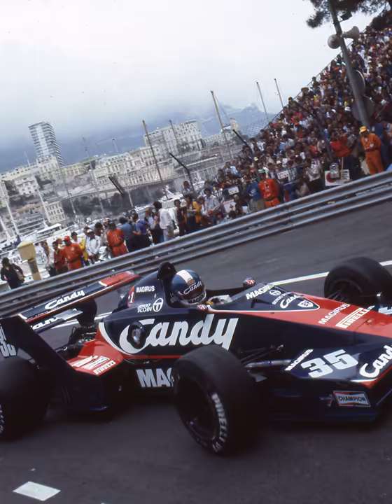 GP 500 Pirelli in Formula 1 -  Derek Warwick su Toleman-Hart (n. 35) al Gran Premio di Montecarlo - Monaco 1983