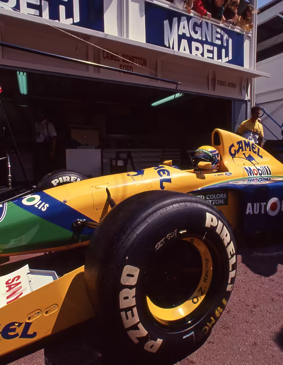 GP 500 Pirelli in Formula 1 - Roberto Moreno (n. 19) ai box Benetton - Monaco 1991