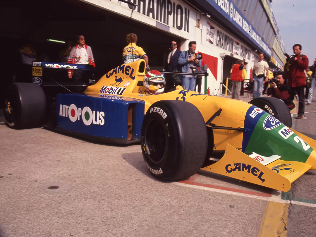 Era 1981-1991 - Pirelli in Formula 1 - Nelson Piquet ai box Benetton - GP 500