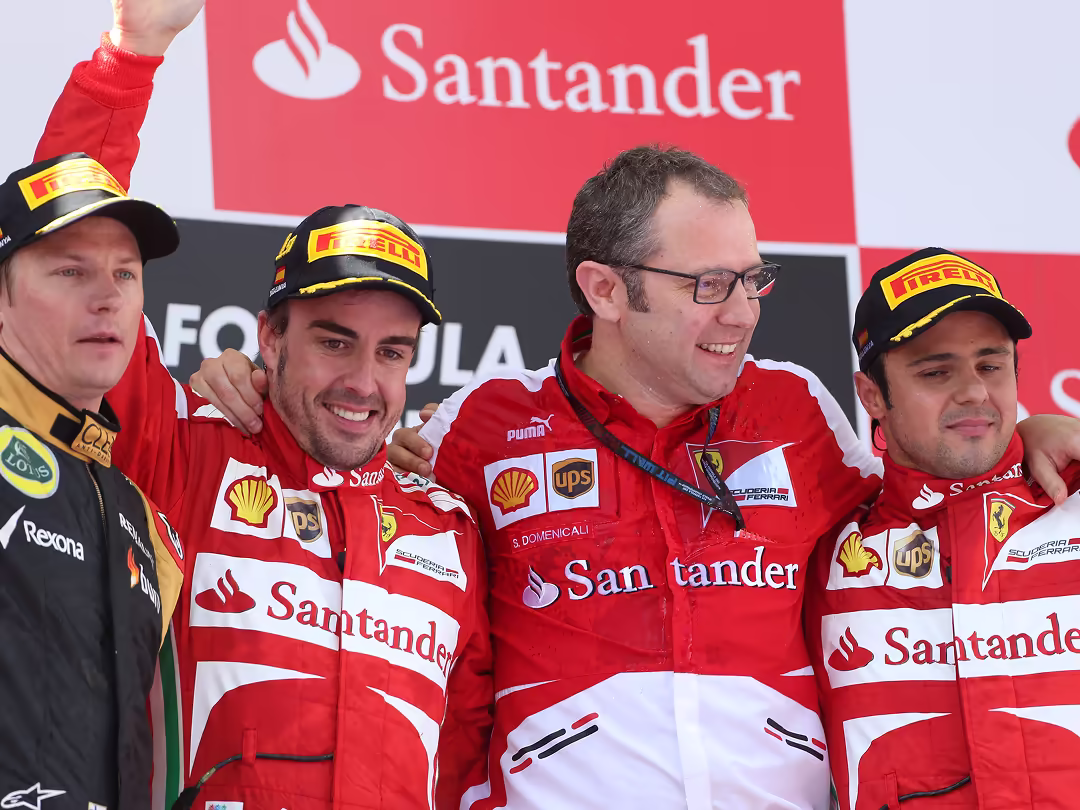 Era 2011-2025 - Pirelli in Formula 1 - Kimi Raikkonen, il vincitore Fernando Alonso, Stefano Domenicali, General Director di Ferrari, e Felipe Massa festeggiano sul podio - GP 500